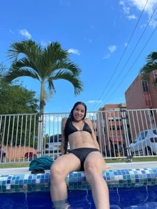 Camilavill Picsina 🫦 Foto 7