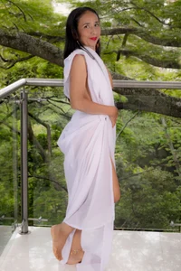 jashh_ 🌸🤍The wind caresses my saree ... but you would like to be.💫😏 Pic