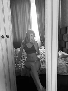 sexntease: Public ( 6 фото)