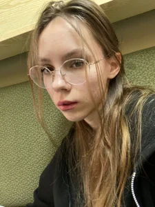 JuliaPeters Public Pic 6