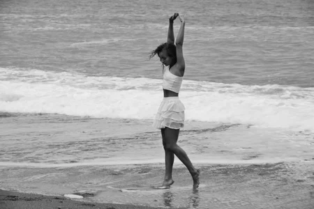 ElizSweetのDancing on the beachの 3枚の写真