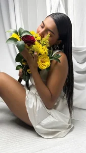 Melodymoore_ WHITE ROSE Foto