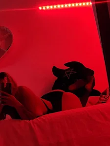 dayis_sweet Photos In Red Pic