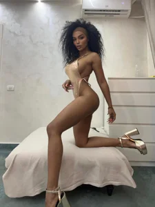 new pics de KimiBrown Foto 2