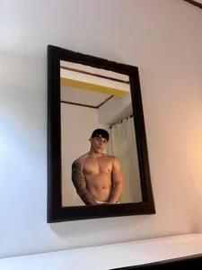 _joansoto In the mirror 🖤  3টি ছবি