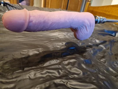 Naughty_toysboy My fuckmachine that can be activated by tipping Foto 3