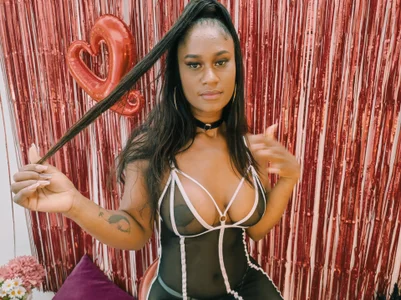 TinnaCobb Valentine's Day Pic 8