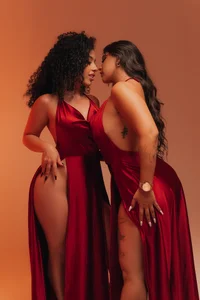 ToriCrossX: Sensuality in red ( 6 фото)