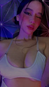 Megan_Luxeのbella loves 🔥❤️の 4枚の写真