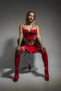 AlessaEcheverri stronger girl зображення