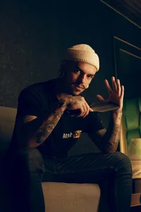 Be careful... I have a problem face and temptation body de kaletattoo Foto 3