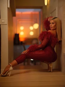 EvaZaneEverything looks better in RED 👠💋 Bild 7