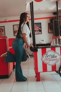 miss_hellen2 kiss Pic 2