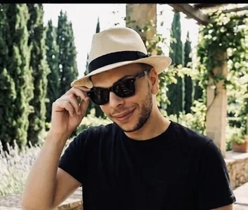 Golden_Leo_Bobby Public Pic 2