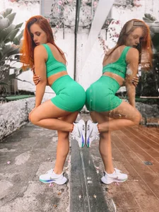 KateOwens Sexy and Sporty Girl Immagine  5