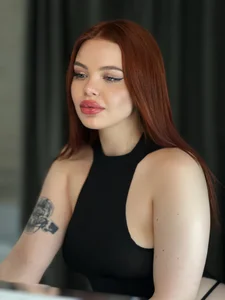 RedheadQueen_ black color suits me well...  2টি ছবি