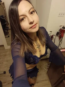 Ariana_blonde 💋 Be honest, baby… what was your first thought when you saw me? 사진 8