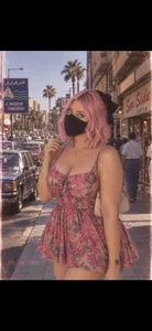 Milf-lolo Public Pic 2