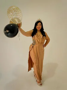 Queen's Birthday od AGATHAA_WHITE  5 snímek