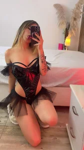 Sexy subtle girl de Sia_Foxx01  5 photos