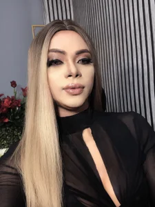 AlisonCox YOUR BEAUTIFUL WIFE 圖片 2