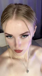 Public od Stacy_River  2 snímek