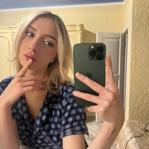 Public de AliceTwinkle  2 Imagens