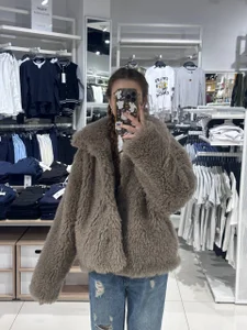 HollyPaw Public Pic 7