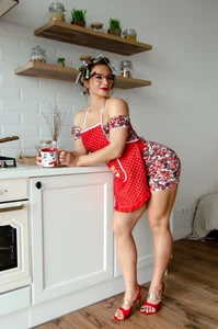 Milf_TeaのSexy and homemadeの 8枚の写真