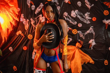 ✨Feliz Halloween!👻🥰 de CoralHarrinson  5 photos