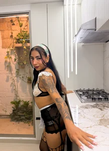 Zoe_borgues in my kitchen Pic