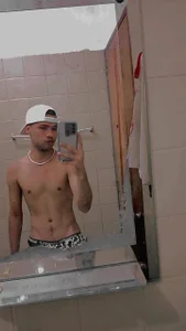 Mr_Yonder Public Pic