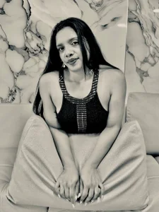 Cecilia_Tikson Help me get to 1000 likes Bilde 3