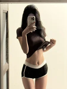 yuyu-33 Public Pic 2