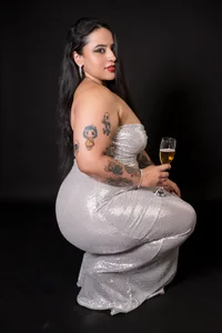 HBD to me 🥂 de EmmaWalkerr_ Foto 2