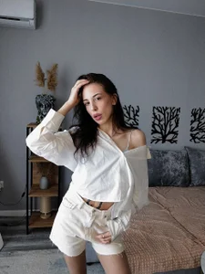 JannieBouska Beauty in white shirt Pic 2