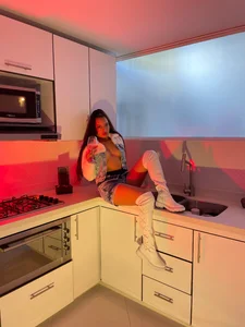 Daila_20_ DO YOU WANT ME TO COOK FOR YOU? Pic 5