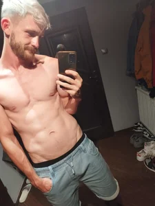 Dejvvvv95 Public  3টি ছবি