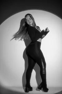 AlliceLover Look at this incredible style Pic 7