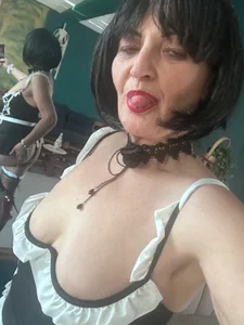 Allura_Jenson every man needs a maid slika 6