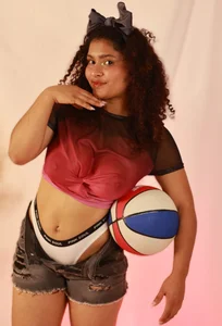 Izzy_lux Come and help me score a basket. Billede 4