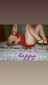 miimii_lovee Rojito Foto