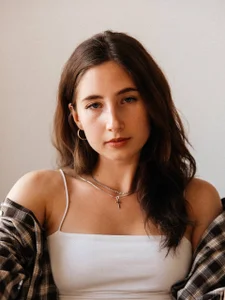 LesleyEnedh Public Pic 5