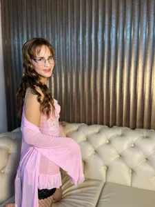 Alina_Valmont YOUR PINK GIRL Pic 3