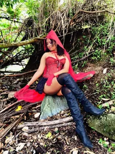 Your Little Red Riding Hood ❤️‍🔥❤️ od JessyZoe  4 snímek