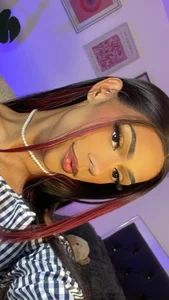 _MissViolet_ Public টি ছবি