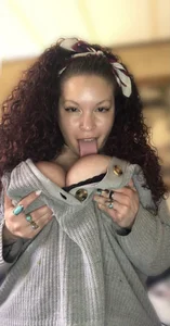 ShaeVictoria: Public ( 8 фото)