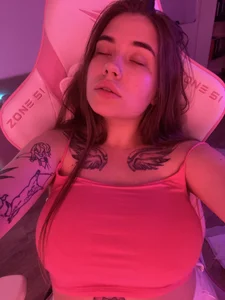 Vikki_toriya Pink mood Pic 6