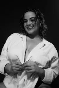 Aurora_Luxx In the dark, your skin is my only light Pic 3