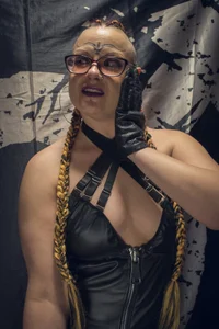 LindaDaemonX True dominant Foto